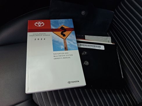 Used 2022 Toyota Highlander XSE image 27