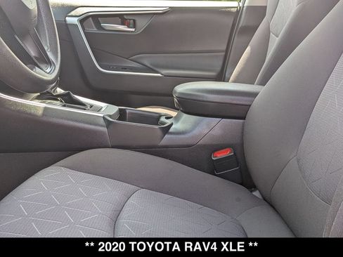 Used 2020 Toyota RAV4 XLE w/ All Weather Liner Package AWD/4WD image 17