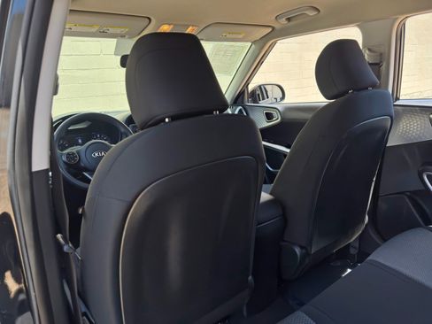 Used 2020 Kia Soul LX FWD image 27