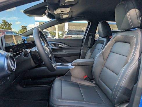 New 2026 Chevrolet Equinox EV LT image 11