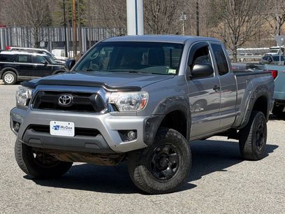 Used 2015 Toyota Tacoma 4x4 Access Cab V6 w/ SR5 Package