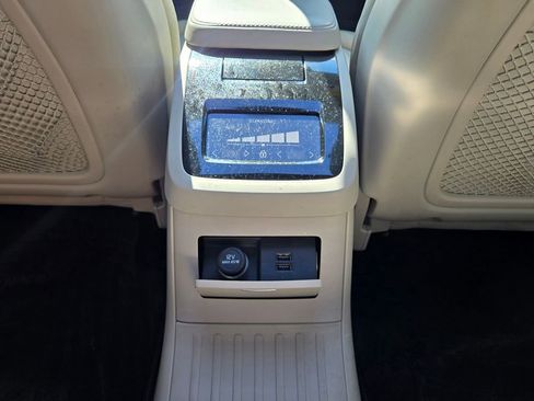 Used 2018 Volvo S90 T8 Inscription w/ Convenience Package image 40