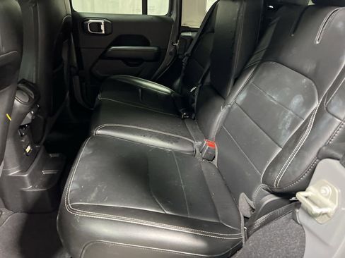 Used 2023 Jeep Wrangler Unlimited Sahara image 17