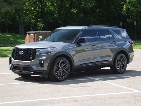 Used 2025 Ford Explorer ST AWD/4WD image 22