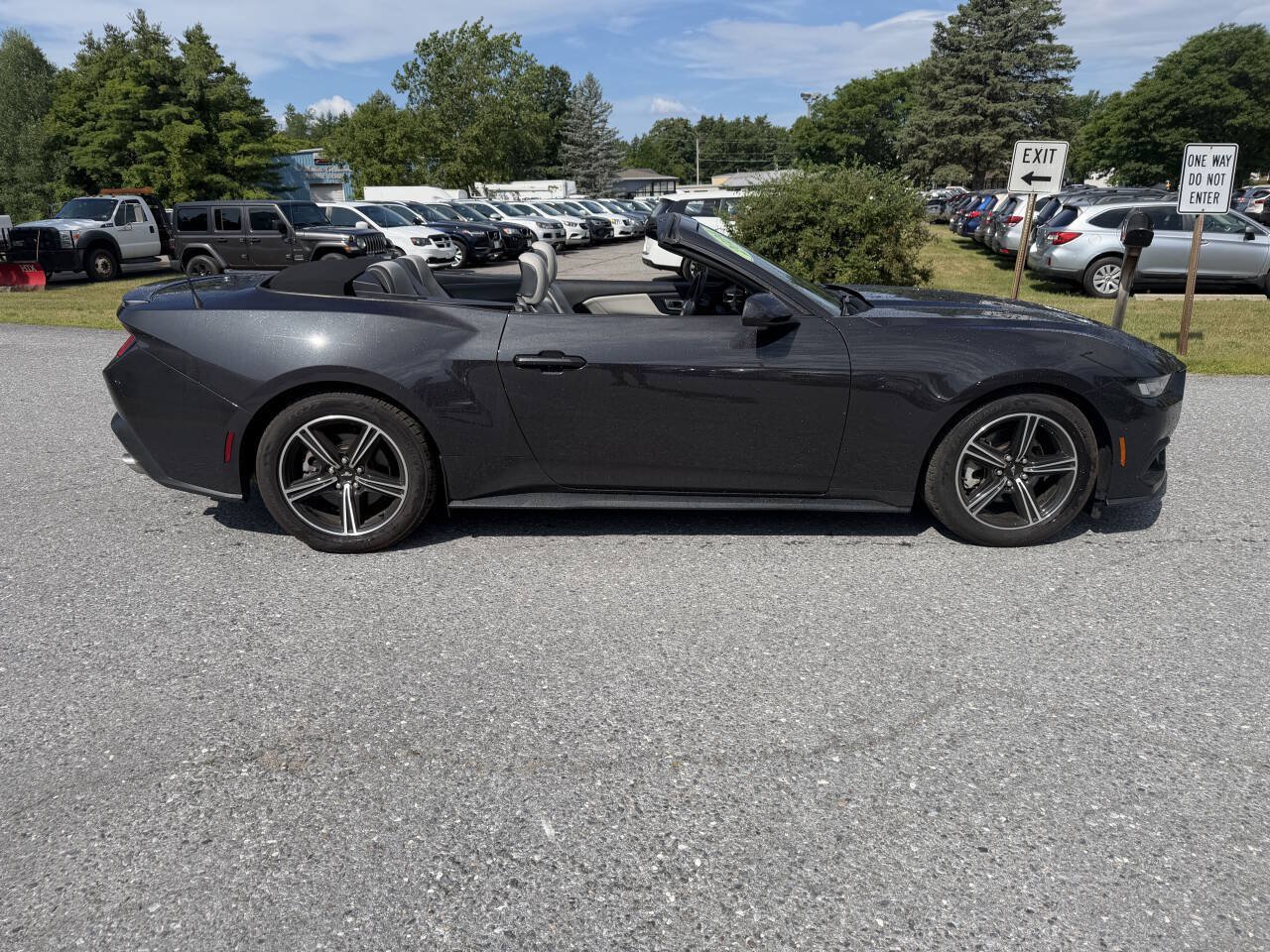 Used 2024 Ford Mustang Premium RWD image 6