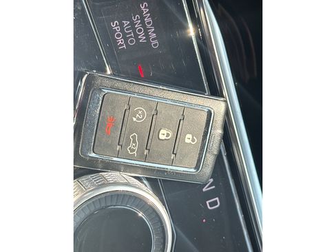 Used 2024 Jeep Grand Cherokee Limited AWD/4WD image 37