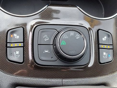 Used 2023 GMC Acadia AT4 w/ Technology Package image 24