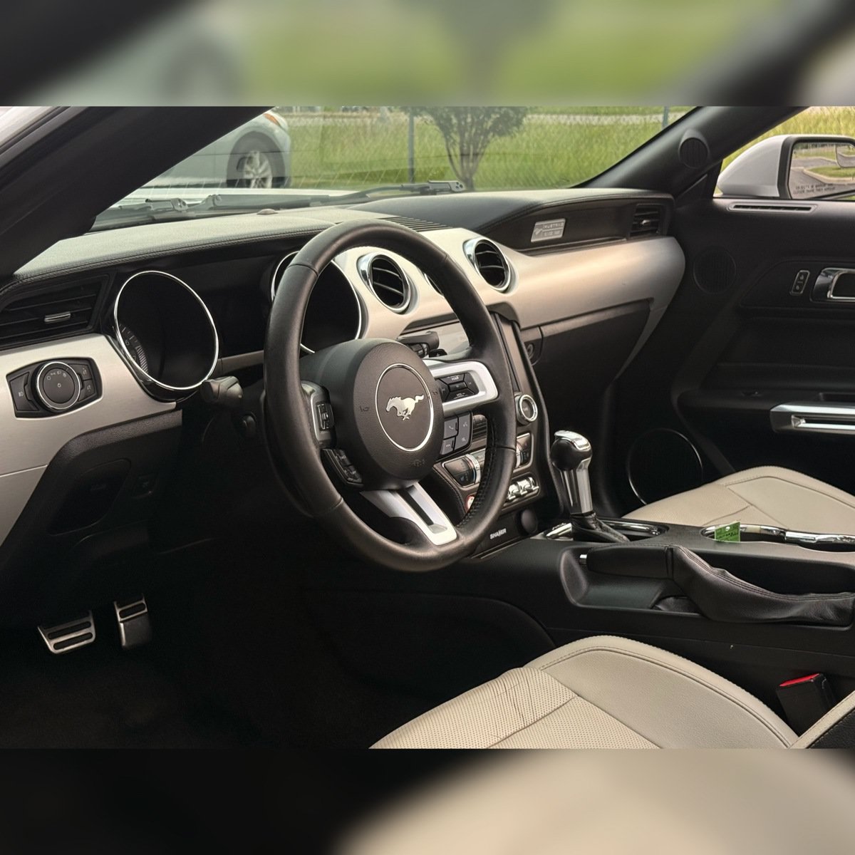 Used 2017 Ford Mustang Premium RWD image 5