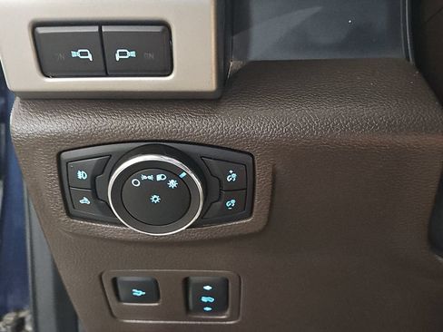 Used 2019 Ford F250 King Ranch w/ Snow Plow/Camper Package AWD/4WD image 31