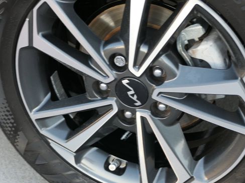 Used 2023 Kia Forte LXS w/ LXS Technology Package image 10