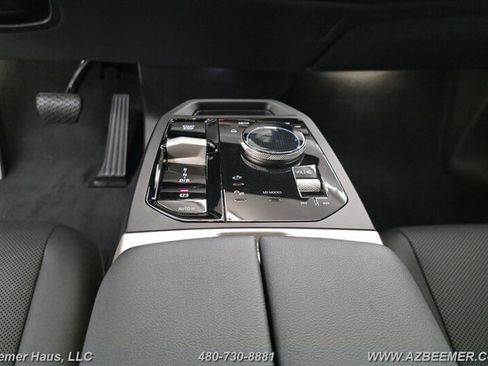 Used 2023 BMW iX xDrive50 w/ Sport Package AWD/4WD image 29