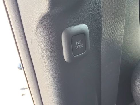 Certified 2025 Toyota Sienna XLE FWD image 12