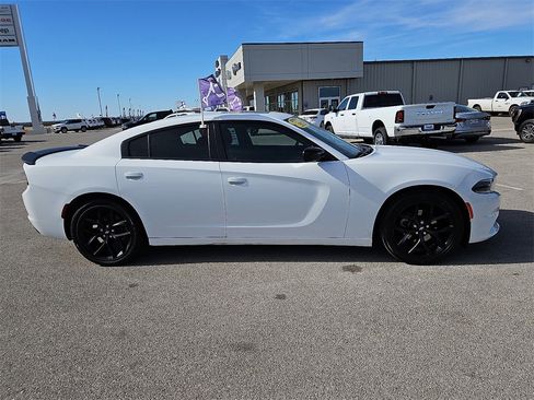 Used 2021 Dodge Charger SXT w/ Blacktop Package image 8