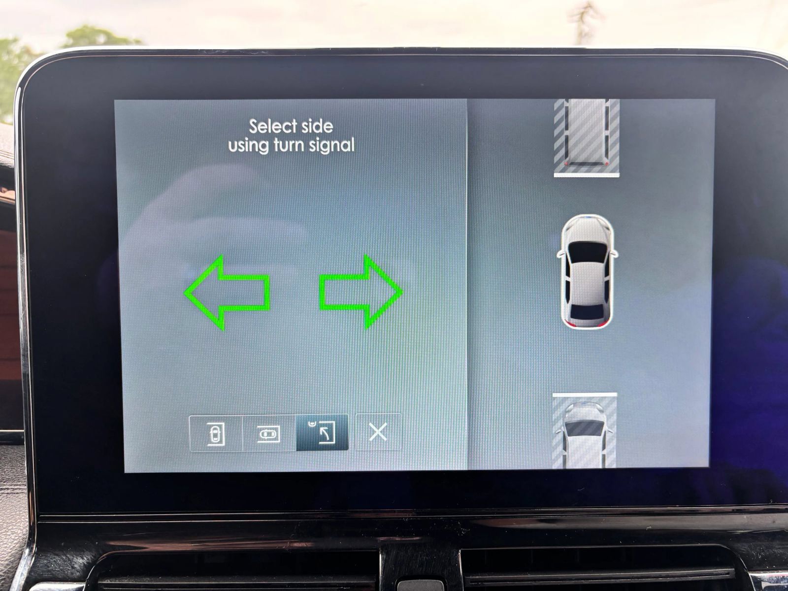 Used 2018 Lincoln Navigator Select w/ Technology Package AWD/4WD image 24