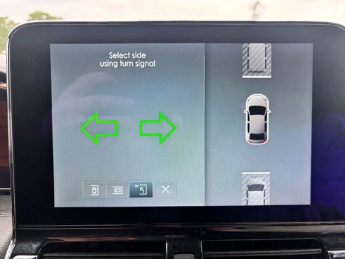 Used 2018 Lincoln Navigator Select w/ Technology Package AWD/4WD image 24