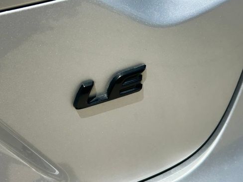 Used 2022 Toyota Corolla LE FWD image 13