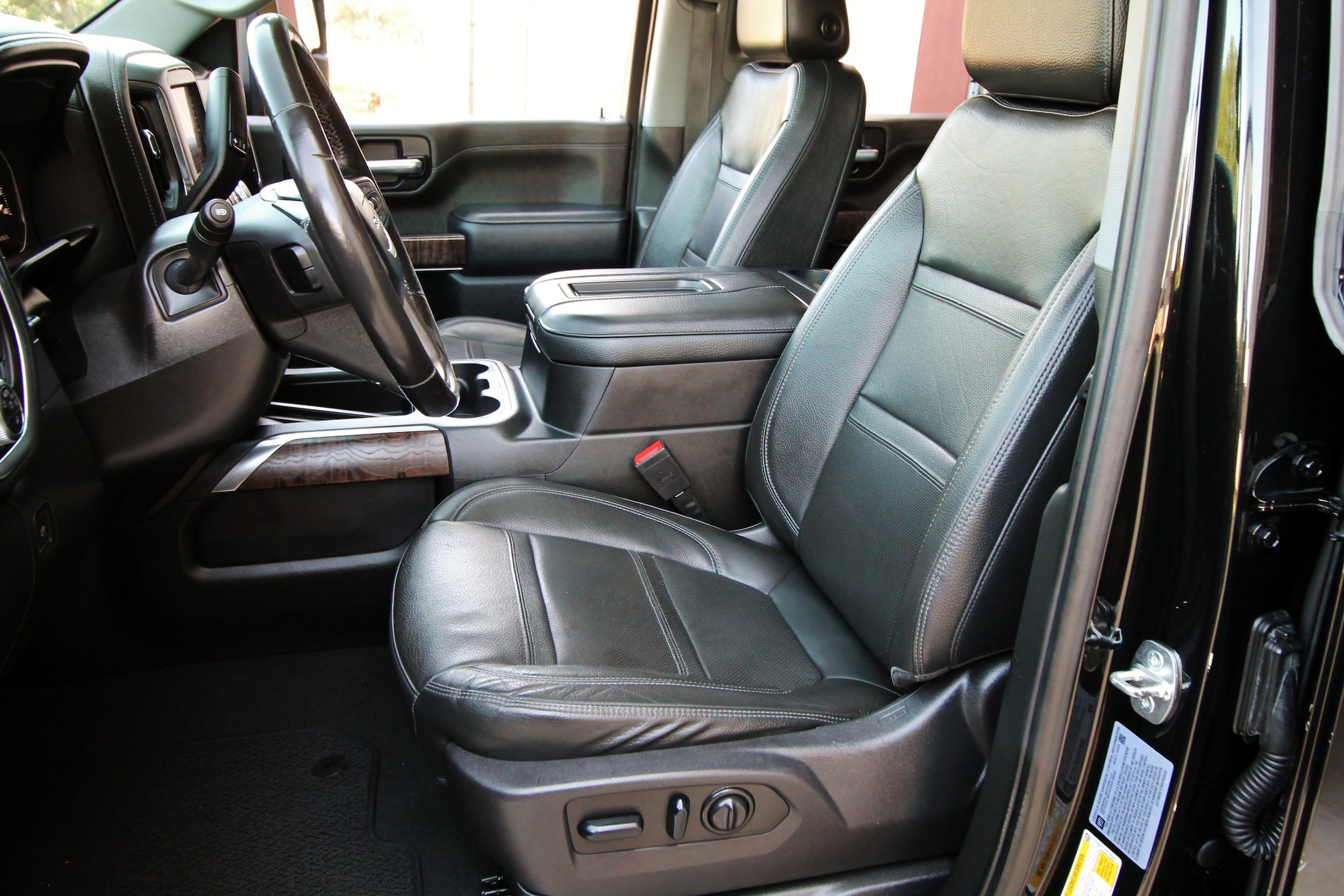 Used 2022 GMC Sierra 2500 Denali w/ Denali Ultimate Package AWD/4WD image 24