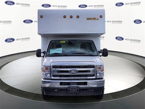New 2026 Ford E-450 and Econoline 450 Super Duty w/ Power Equipment Group image 8