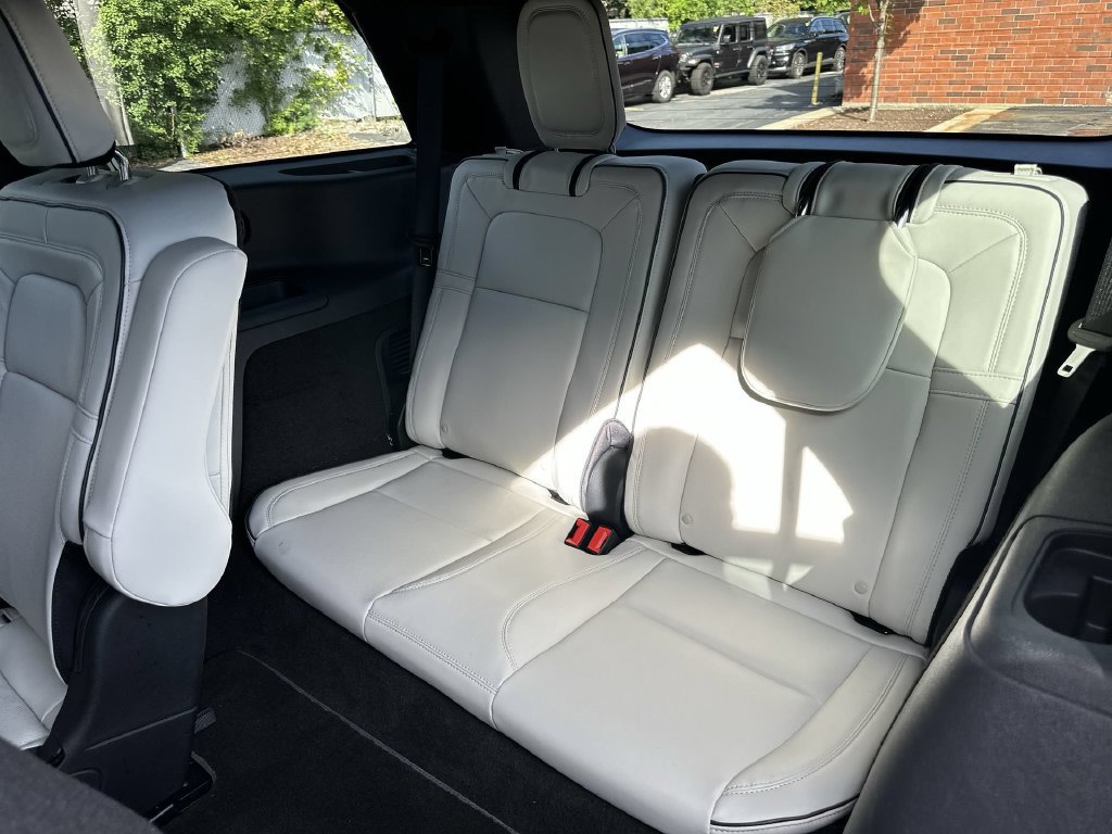 Used 2026 Lincoln Aviator Black Label AWD/4WD image 27