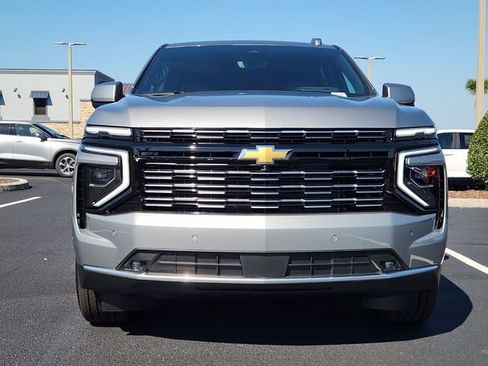 Used 2025 Chevrolet Suburban High Country image 12