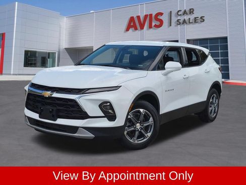 Used 2025 Chevrolet Blazer LT FWD image 1