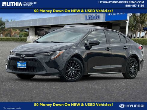 Used 2022 Toyota Corolla LE image 1