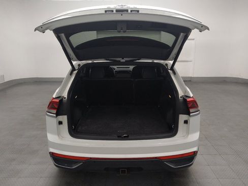 Used 2020 Volkswagen Atlas Cross Sport SE FWD image 29