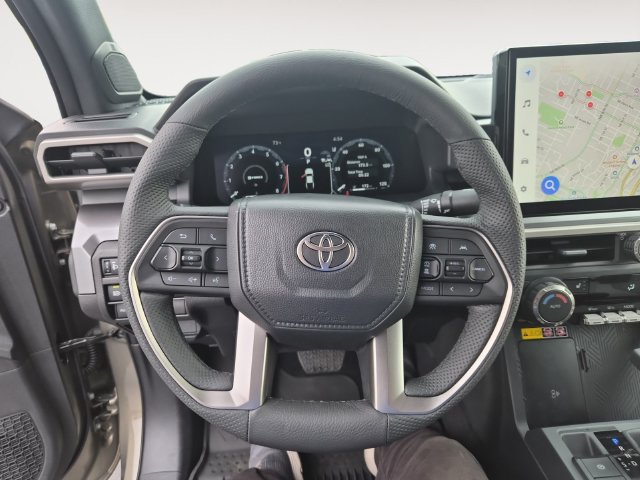 Used 2026 Toyota Tacoma TRD Off-Road w/ TRD Off Road Upgrade Package AWD/4WD image 13