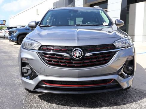Used 2022 Buick Encore GX Select w/ Sport Touring Package FWD image 2