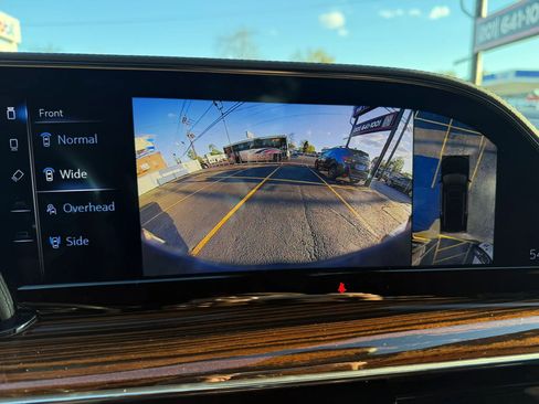 Used 2023 Cadillac Escalade ESV Premium Luxury image 37