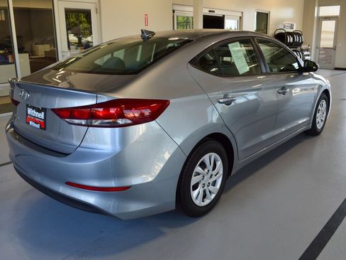 Used 2017 Hyundai Elantra SE FWD image 5