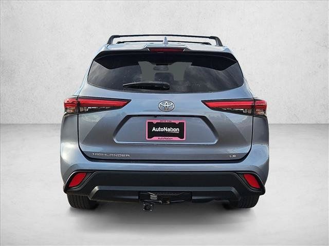 Used 2020 Toyota Highlander LE FWD image 6