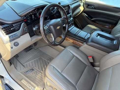 Used 2019 Chevrolet Suburban Premier image 11