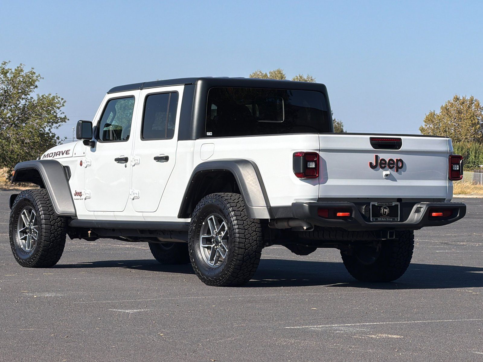 Used 2026 Jeep Gladiator Mojave AWD/4WD image 6