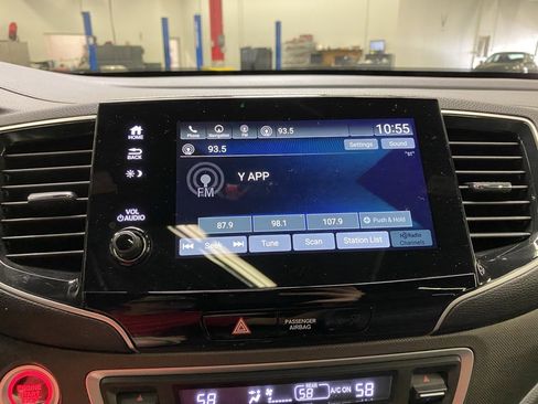 Used 2022 Honda Pilot TrailSport image 35