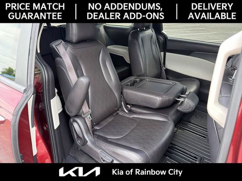 Used 2024 Kia Carnival LX FWD image 27