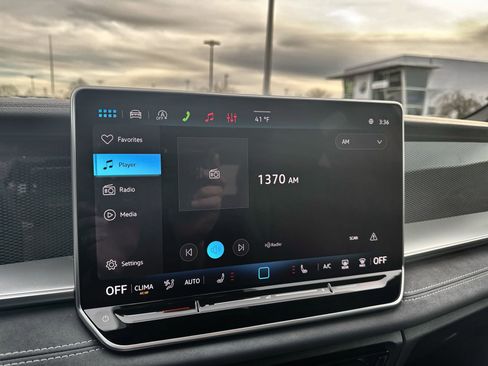 New 2026 Volkswagen Tiguan SE R-Line image 13