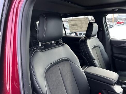 New 2025 Jeep Grand Cherokee L Altitude image 32