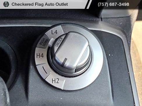 Used 2015 Toyota 4Runner SR5 Premium AWD/4WD image 17