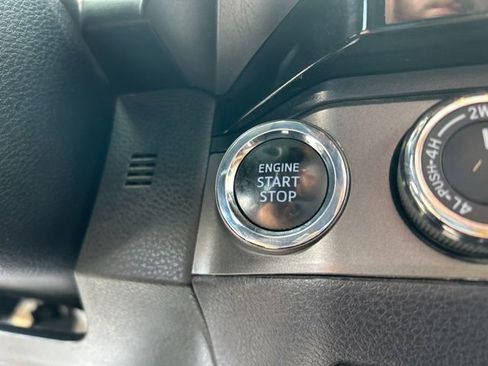 Used 2018 Toyota Tacoma TRD Sport AWD/4WD image 38