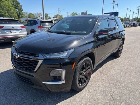 Used 2024 Chevrolet Traverse Premier w/ Redline Edition image 2