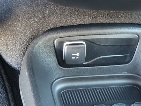 New 2026 Chrysler Pacifica Select image 21