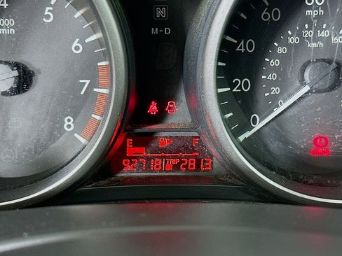 Used 2011 MAZDA MAZDA3 i Touring FWD image 19
