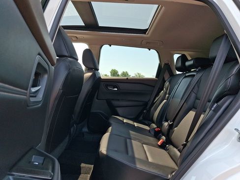 Certified 2023 Nissan Rogue SV w/ SV Premium B Package AWD/4WD image 11
