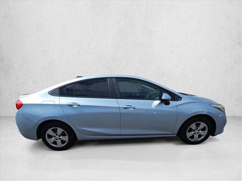 Used 2017 Chevrolet Cruze LS FWD image 4
