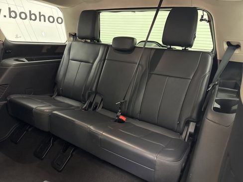Used 2024 Ford Expedition XLT image 28