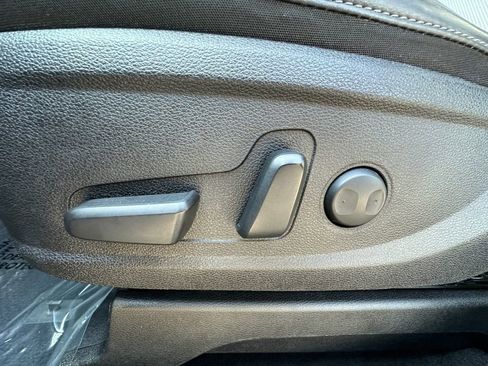 Used 2025 Kia Telluride S FWD image 6