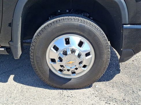 Used 2024 Chevrolet Silverado 3500 High Country w/ High Country Premium Package AWD/4WD image 11