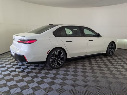 New 2026 BMW 740i image 7