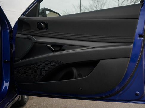 New 2025 Hyundai Elantra SEL image 8